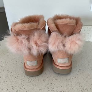 Ugg Fluff Bow Mini Boots